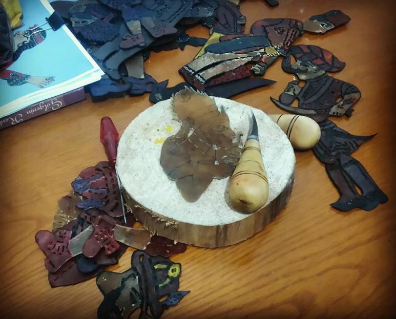 The figures are made from buffalo or camel leather in the traditional way.